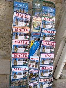Путеводитель по Мальте можно купить на любом языке
